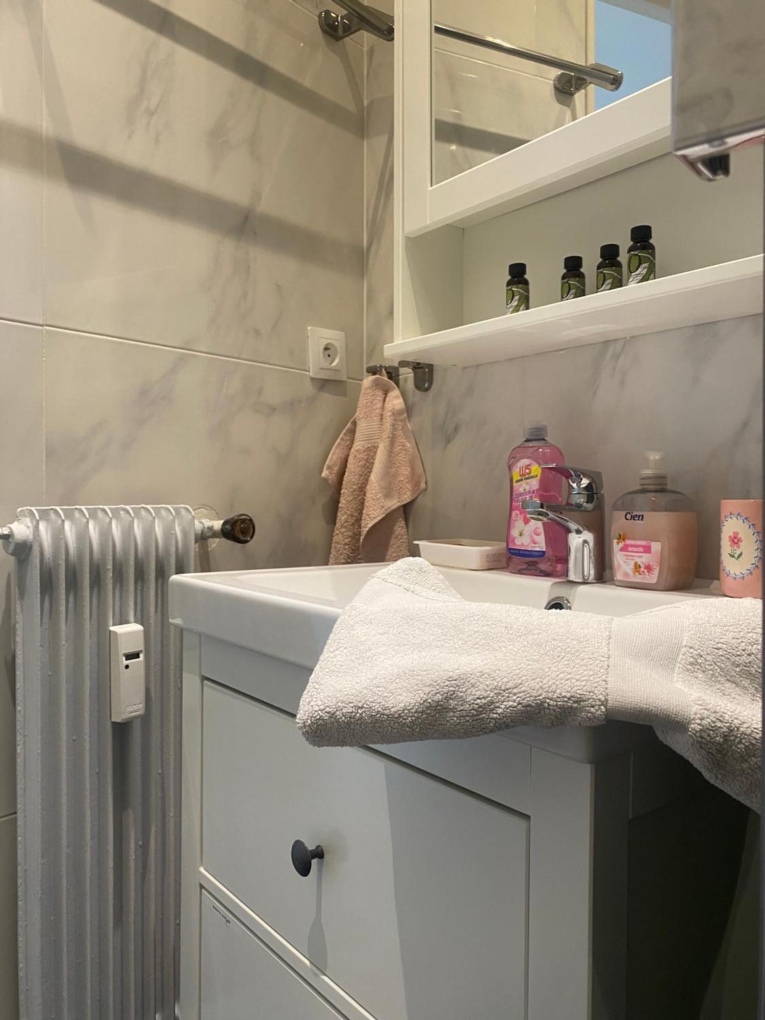 Mirela'S Private Room With Key, Ac, Lift & Balcony In The Center Of Nice On The Cote D'Azur Eksteriør bilde