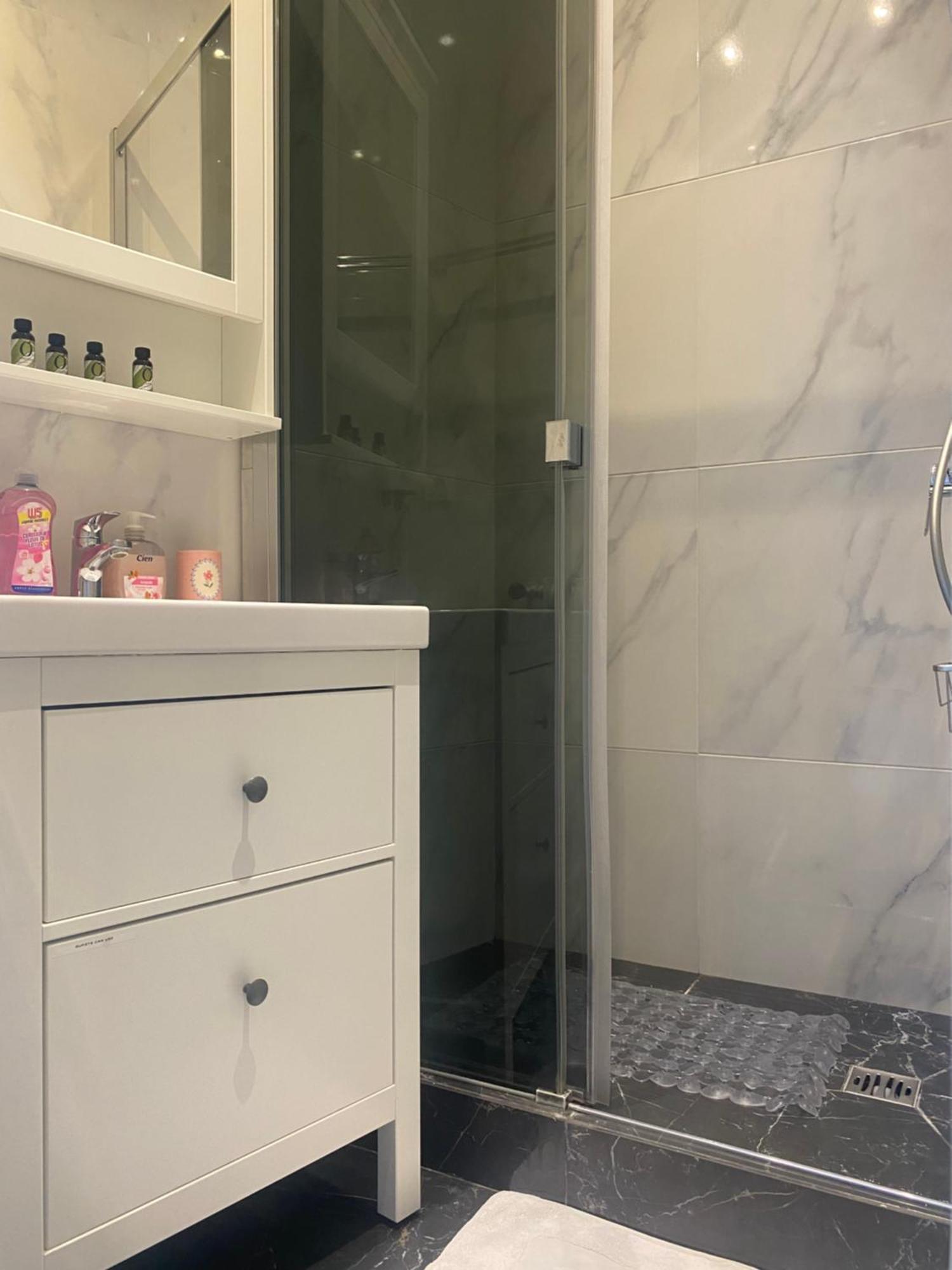 Mirela'S Private Room With Key, Ac, Lift & Balcony In The Center Of Nice On The Cote D'Azur Eksteriør bilde